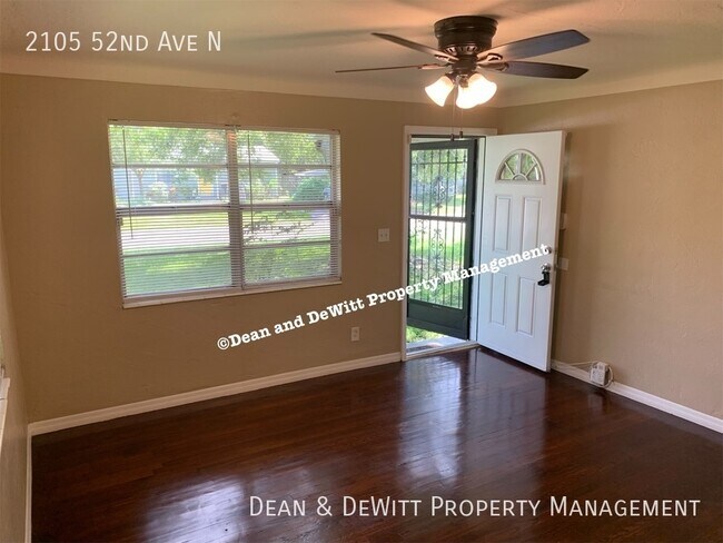 Building Photo - Adorable 2/1 Starter Home - For Rent