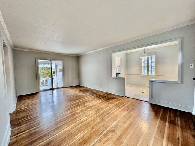 Foto del edificio - Darling 2 Bed 1 Bath 1940's Cottage Near M...