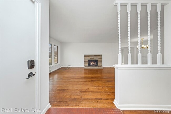 Foto del edificio - 2360 Pine View Dr