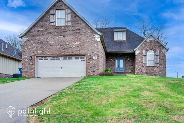 Primary Photo - 2106 East Robin Street, Ozark, MO, 65721