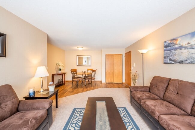 Building Photo - Clark Place Apartments & Townhomes