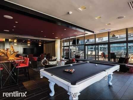 Fotografía del edificio - 1810 Commerce St