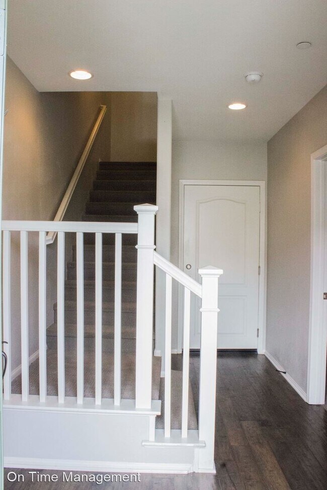Foto del edificio - 2 br, 3 bath House - 2950 E 19th Street Un...