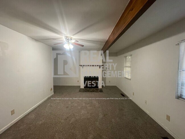 Foto del edificio - 631 Maplewood Dr