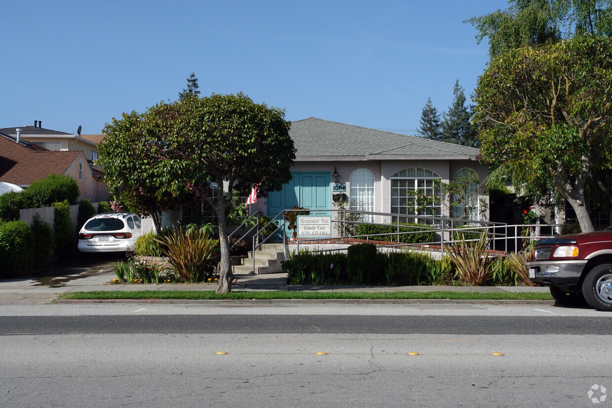 Retirement Plus Apartments in San Carlos, CA