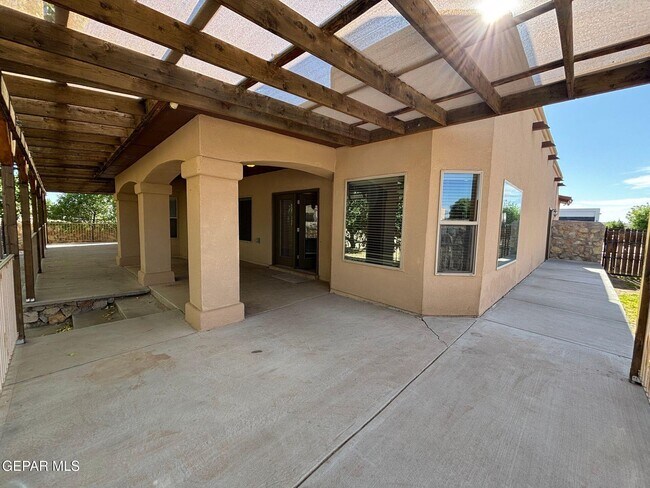 Building Photo - 5724 Valley Lilac Ln