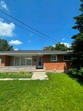 Building Photo - 6 Kara Lee Crt