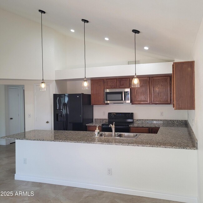 Foto del edificio - 1622 N Comanche Dr