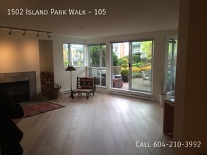 Building Photo - 1502 Island Park Walk
