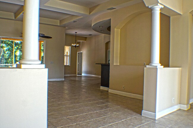 Building Photo - 15250  Temple Boulevard