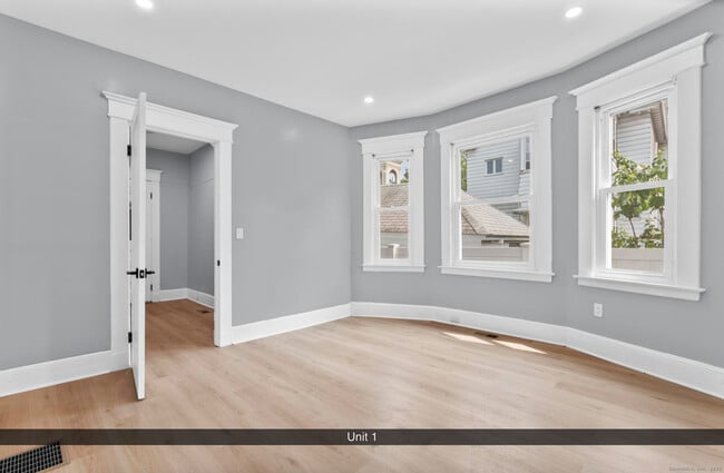 Foto del edificio - 74 4th St