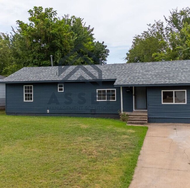 Building Photo - 1040 Sycamore Dr