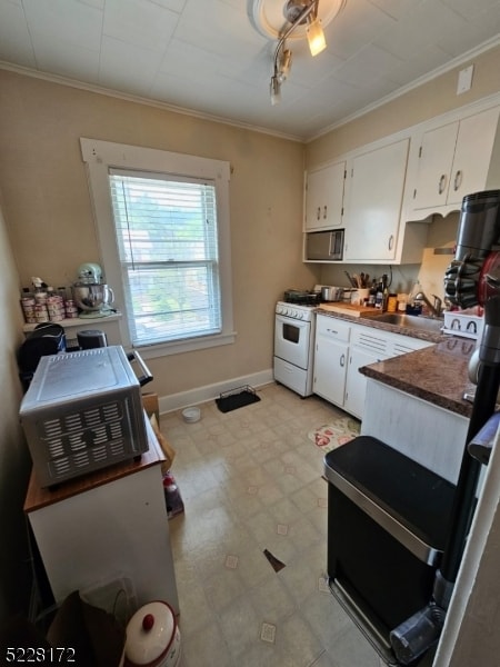 Building Photo - 31 Bamford Ave