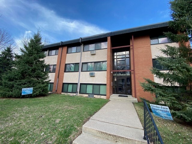 Building Photo - 3135 Dupont Ave S