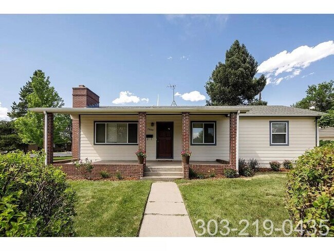 Building Photo - 2800 S Holly Plz