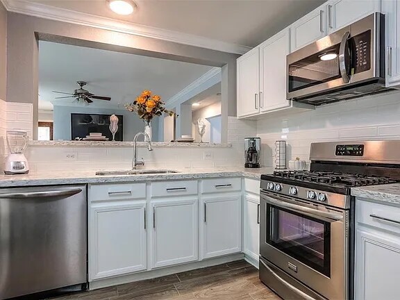 Foto del edificio - 19523 Rippling Brook Ln