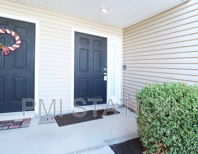 Building Photo - 8014 N Elmwood Ave