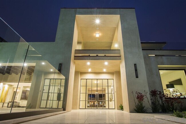 Building Photo - 9521 La Jolla Farms Rd