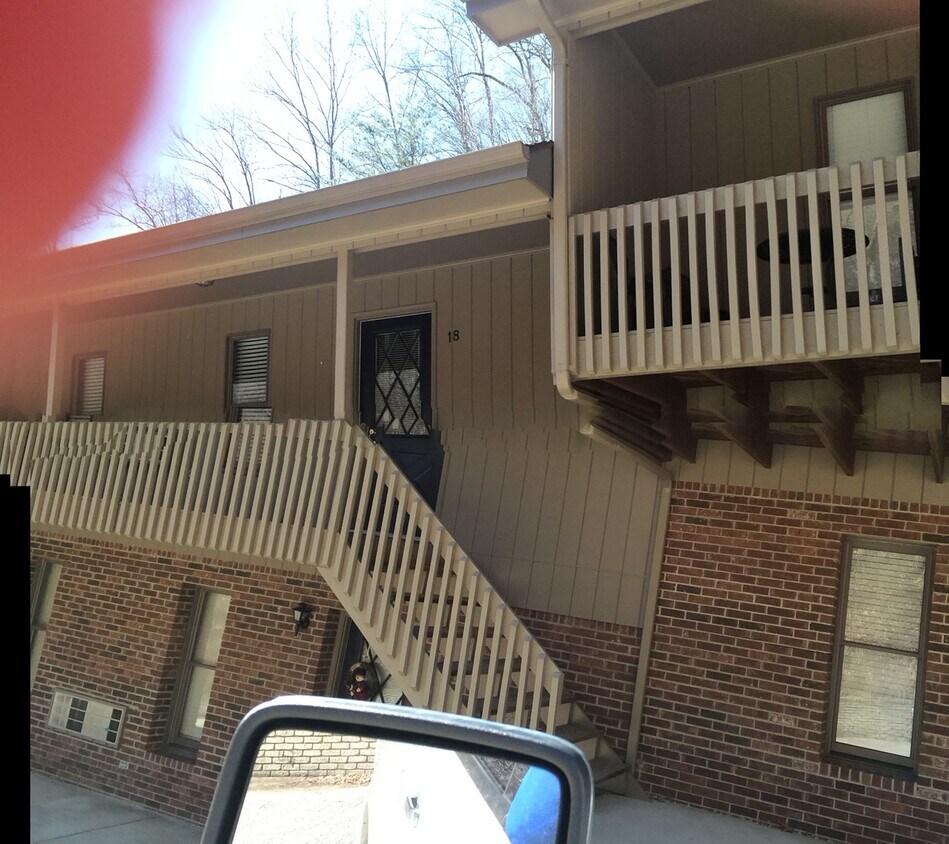 Primary Photo - 131 Lancelot Ct