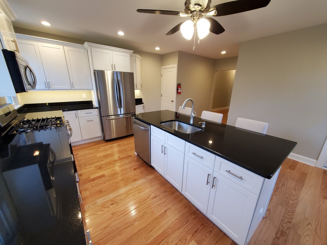 Foto principal - 2120 Lexington Ave
