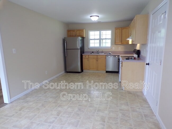 Building Photo - 1425 Hammerhill Rd