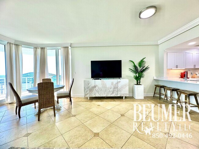Foto del edificio - Upscale 3 BR 3 BA furnished Condo On the G...