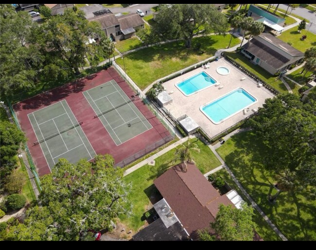 Foto del edificio - 8001 Hibiscus Dr