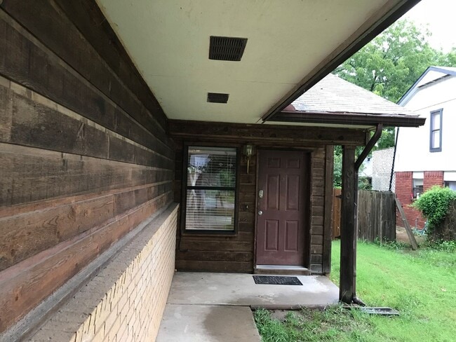 Photo - 512 N 37th St Apartment