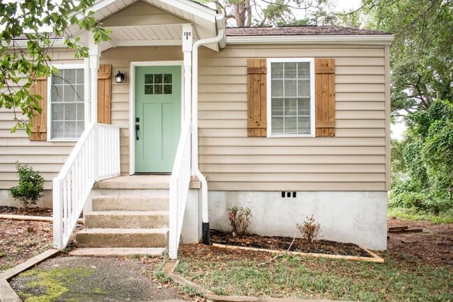 Photo - 103 Patton Dr House