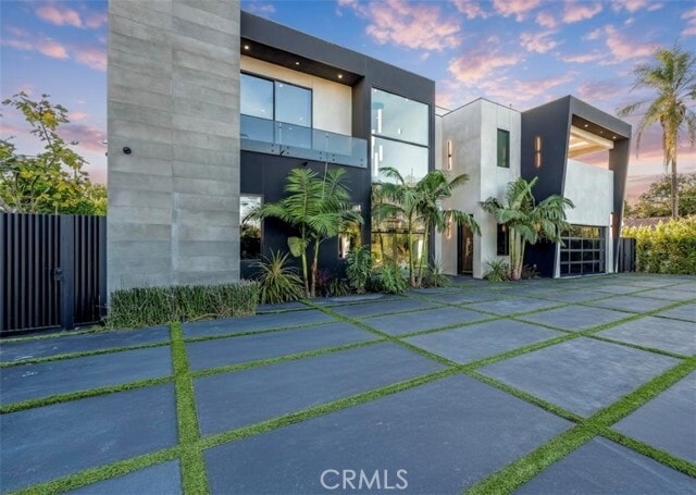 Building Photo - 13016 Chandler Blvd