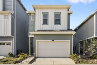 Building Photo - 11926 Briarwood Hill Way