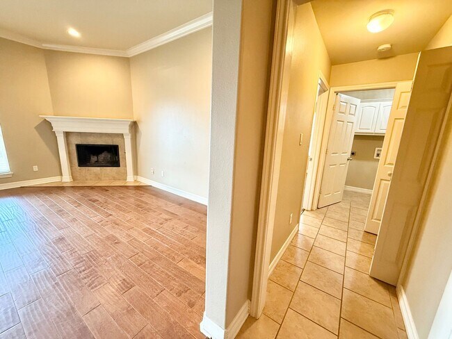 Foto del edificio - 8340 Stonebridge Way