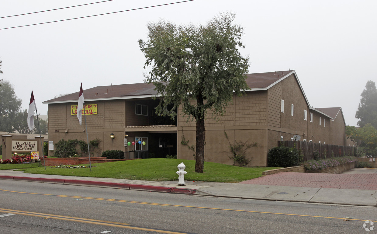 Building Photo - Sea Wind Apartments