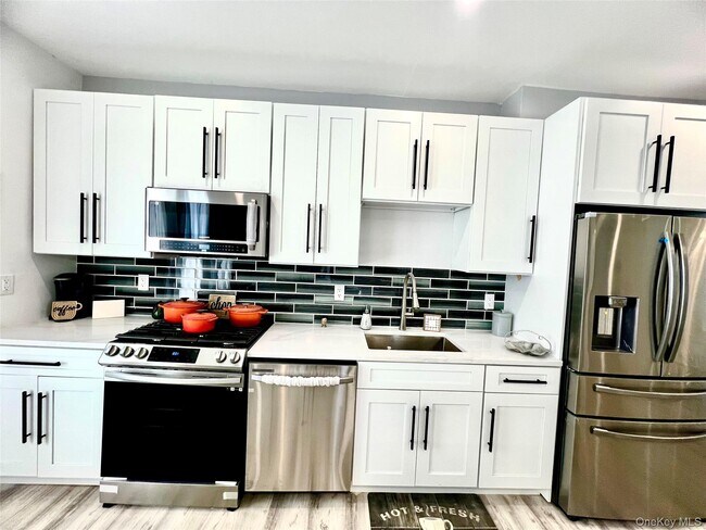 Foto del edificio - 128 W Main St