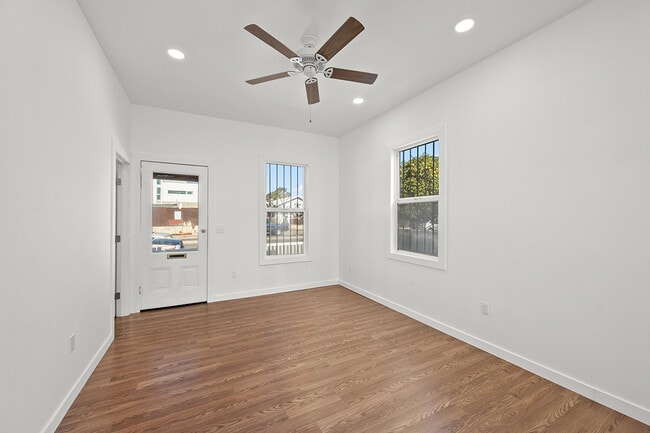 Building Photo - 2653 Newton Ave