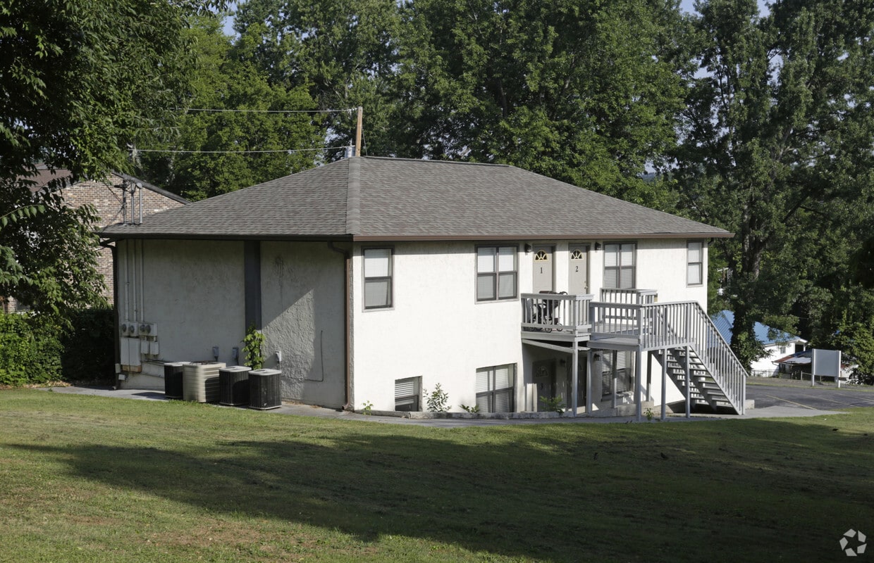 Building Photo - 2751 Jersey Ave