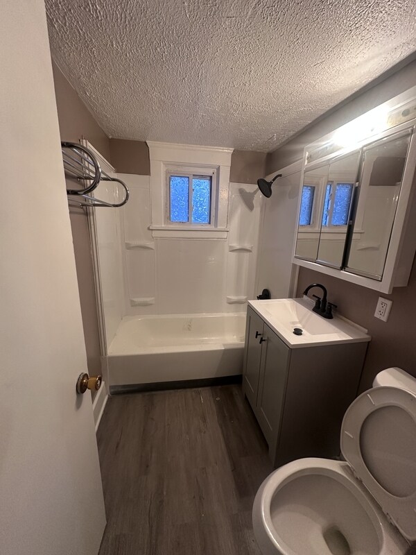 Foto del edificio - 2114 W 40th St