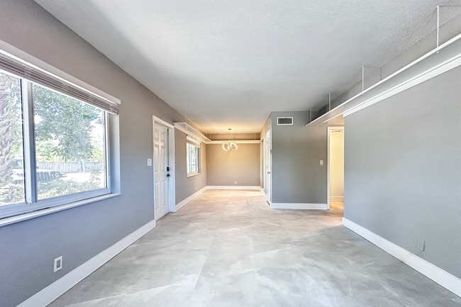 Building Photo - NEW REMODEL 2bd/1.5bath