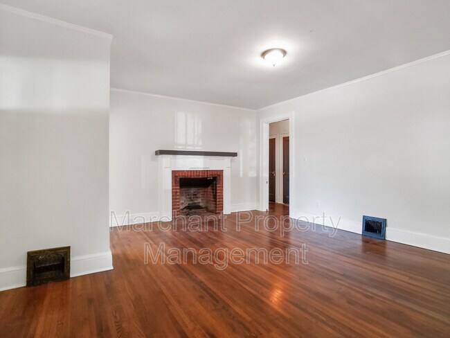 Building Photo - 5 E Blue Ridge Dr