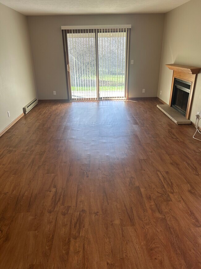 Foto del edificio - 4071 Applewood Ln