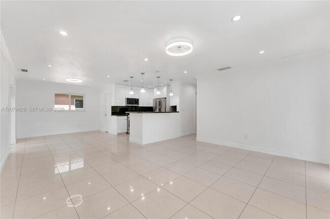 Foto del edificio - 3250 SW 72nd Ct