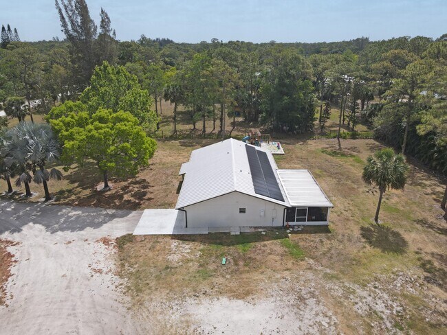 Building Photo - 13624 Farley Rd