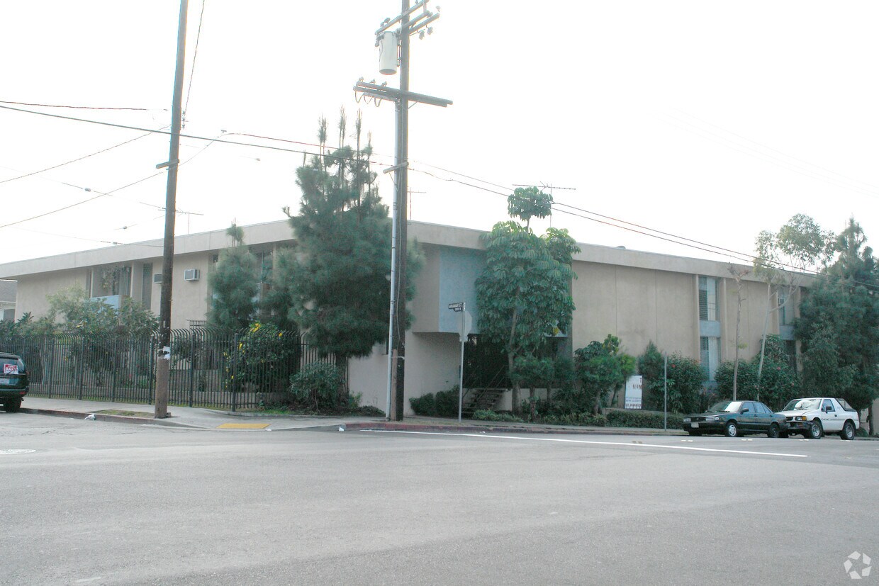 Primary Photo - 250 S Bonnie Brae St