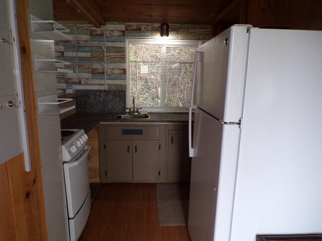 Foto del edificio - 640 82nd Dr