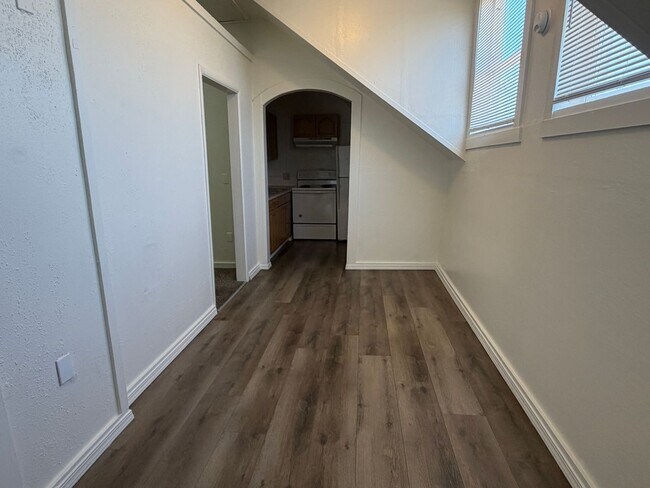 Foto del edificio - 2920 NE Riverside Ave