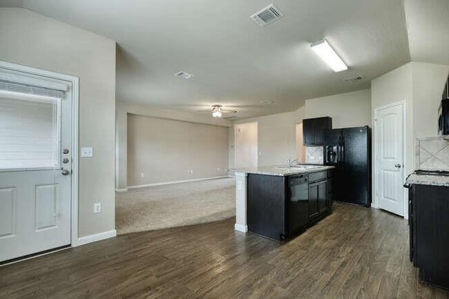 Building Photo - 232 Voss
