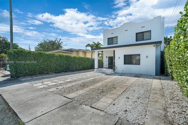 Foto del edificio - 920 SW 9th St