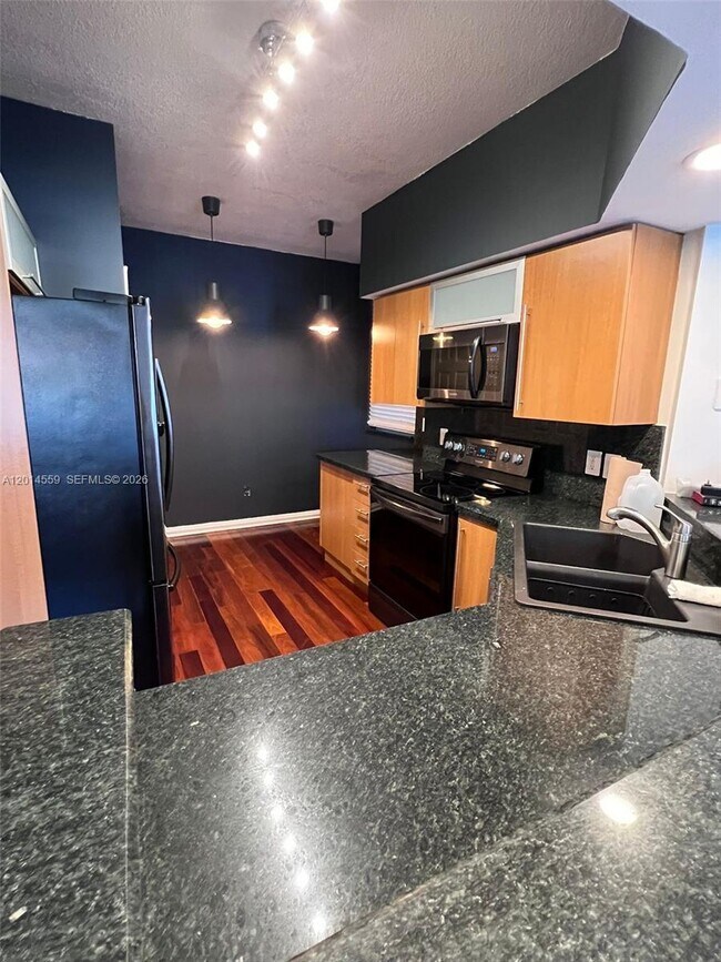 Foto del edificio - 3165 NE 184th St