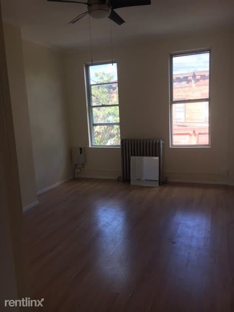 Foto del edificio - 6014 67th Ave