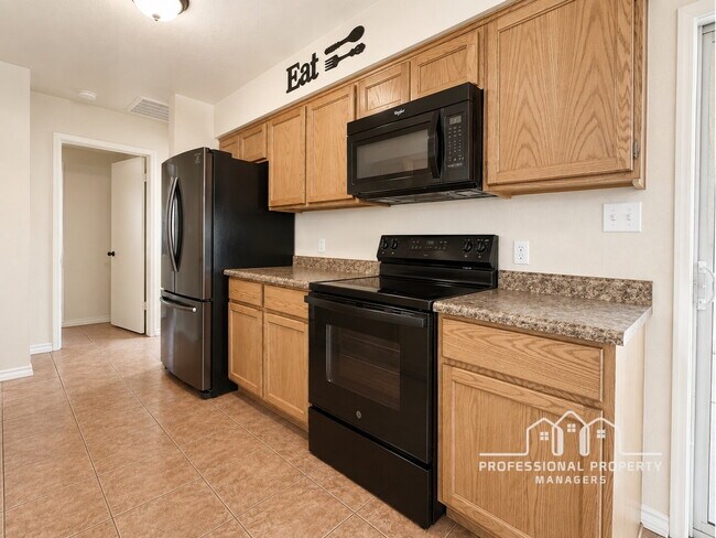 Foto del edificio - “Cozy 3-Bedroom, 2-Bathroom Home in Desert Oasis”